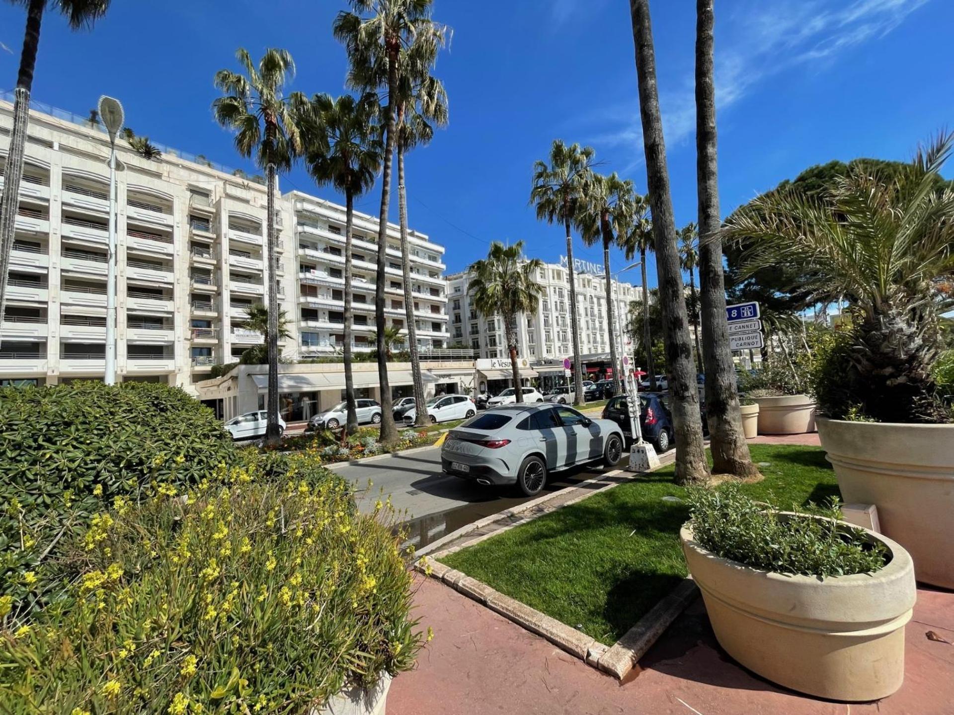 Cannes: Croisette Quartier Martinez - 90m² Appartement